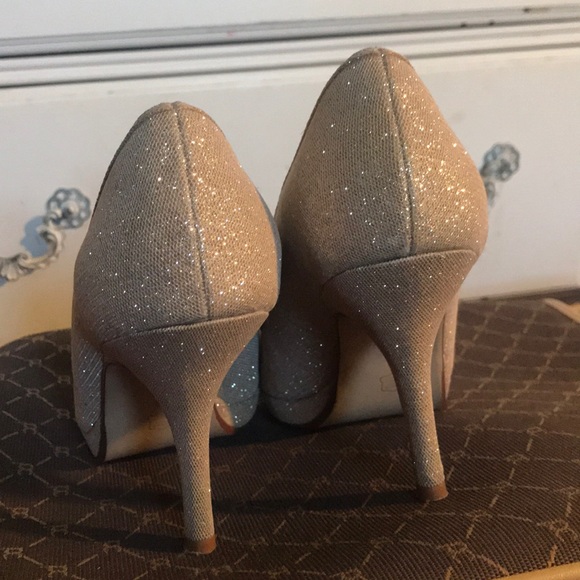 GOLD SHIMMER OPEN-TOE HEELS - Picture 4 of 6